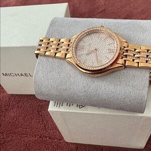Michael Kors Elegant Gold Women's Watch/sparkling on face and band